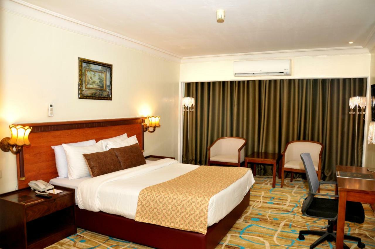 อะพอลโล ดิมอรา บิสซิเนส โฮเต็ล Hotel ริยาดห์ ภายนอก รูปภาพ